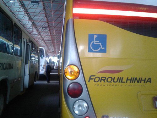 Por reajuste, motoristas suspendem transporte coletivo